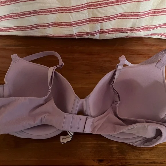 Victoria's Secret Light Purple Underwire T-Shirt Bra - Picture 2 of 7